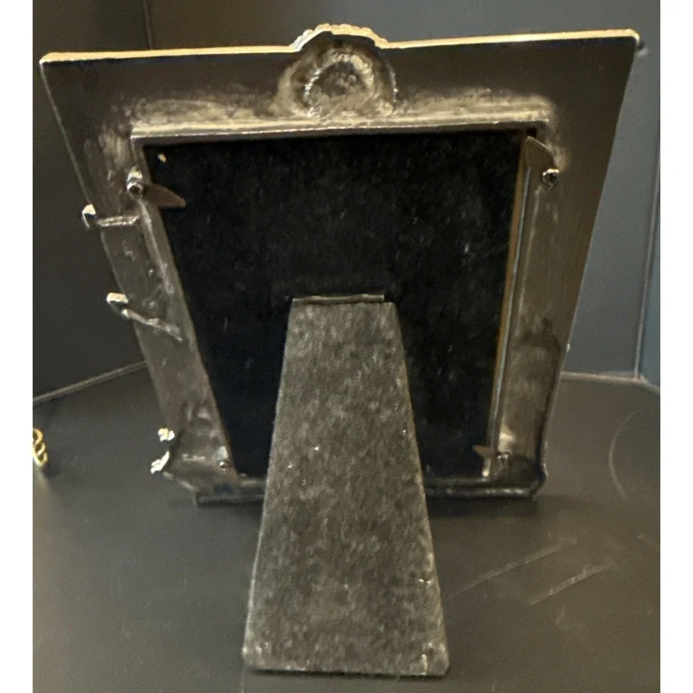 Silver Metal Picture Frame‎ 3 Dimensional Sailboat Lighthouse N0 GLASS 6 X 4